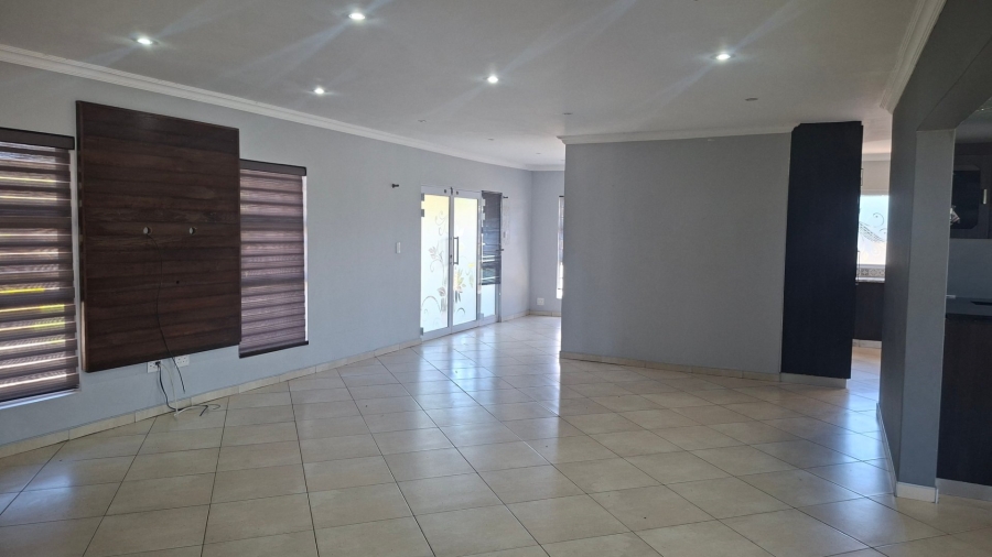 4 Bedroom Property for Sale in Sunrise On Sea Eastern Cape
